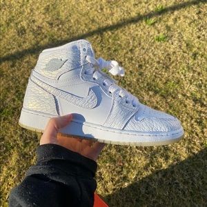 Heiress pure platinum jordan 1